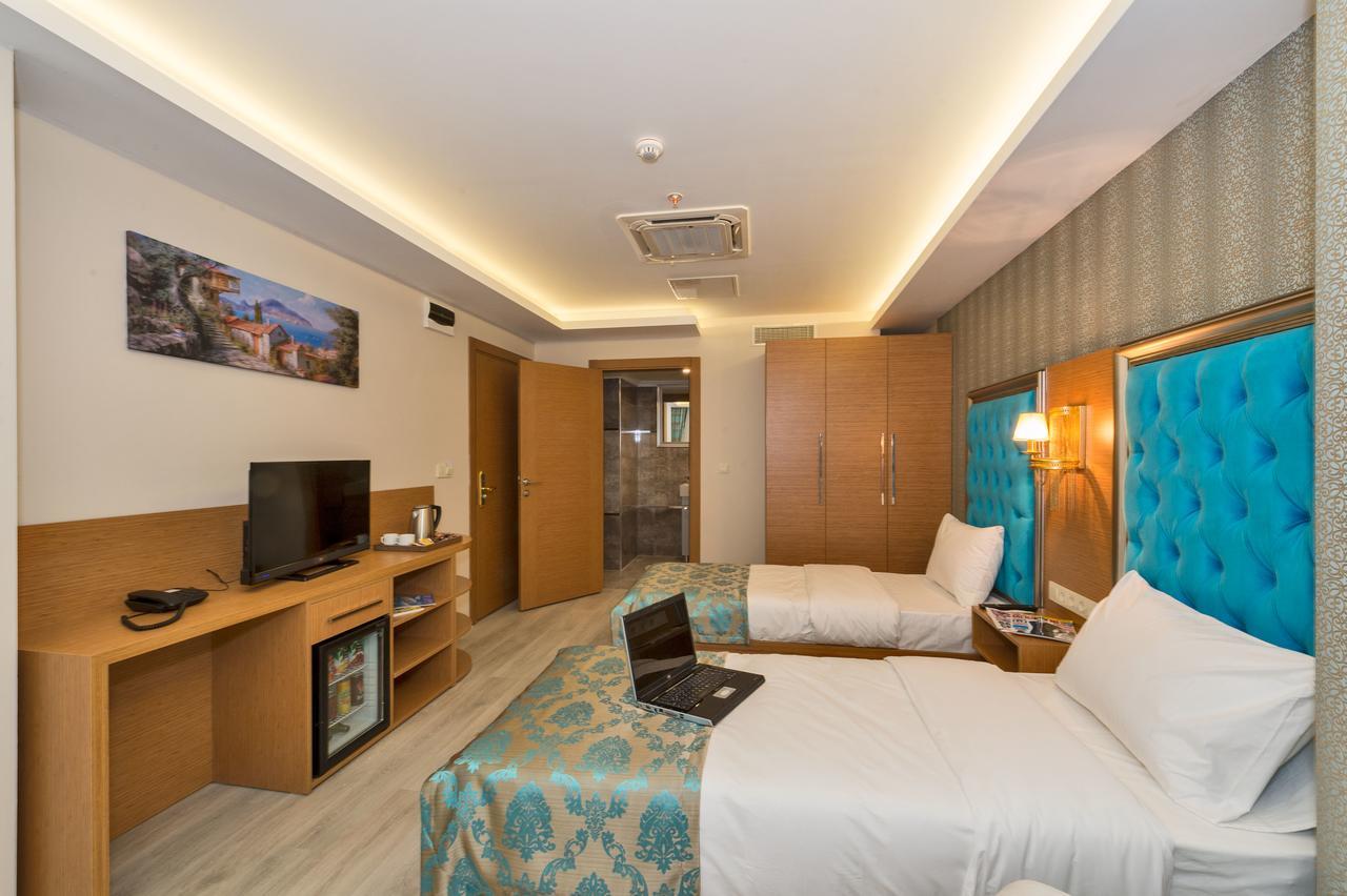Grand Palace Hotel Istanbul Exterior photo